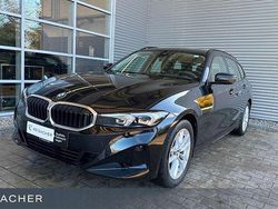 Saphirschwarz metallic Gebraucht 2024 BMW 320 Comfort Edition Kombi | 37.349 € (Fairer Preis)