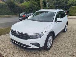 Weiß (weiss) Gebraucht 2023 VW Tiguan Move SUV | 24.890 € (Guter Preis)