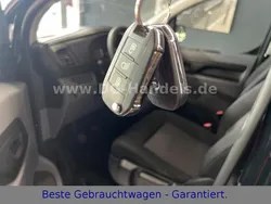 Schwarz Gebraucht 2022 Opel Vivaro Van | 28.990 € (Teuer)