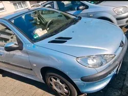 Silber Gebraucht 2003 Peugeot 206 Kleinwagen | 2.000 €