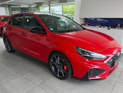 Rot Gebraucht 2023 Hyundai i30 Comfort Limousine | 32.990 € (Etwas zu teuer)