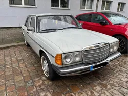 Weiß Gebraucht 1981 Mercedes 200 Limousine | 7.000 €