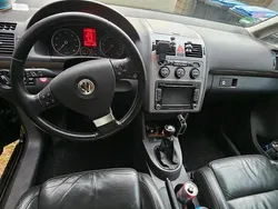 Schwarz Gebraucht 2010 VW Touran Cross Van / Kleinbus | 8.000 € (Fairer Preis)