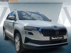 Weiß Gebraucht 2022 Skoda Karoq Ambition SUV | 21.440 € (Guter Preis)