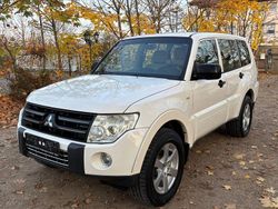 Weiß Gebraucht 2009 Mitsubishi Pajero SUV | 5.800 €