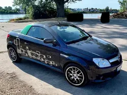 Grau Gebraucht 2009 Opel Tigra Cabrio | 2.199 € (Fairer Preis)