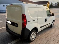 Weiß Gebraucht 2017 Opel Combo Van / Kleinbus | 7.900 € (Fairer Preis)