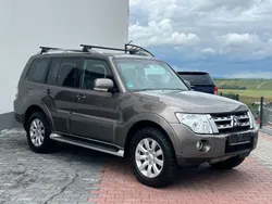 Braun Gebraucht 2009 Mitsubishi Pajero Instyle SUV | 17.900 € (Fairer Preis)