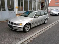 Silber Gebraucht 2002 BMW 320 Kombi | 4.500 €
