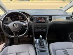 Gold Gebraucht 2016 VW Golf Sportsvan Allstar Van / Kleinbus | 16.000 € (Etwas zu teuer)