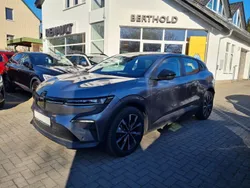 Dolomitgrau Gebraucht 2022 Renault Mégane Evolution Limousine | 27.000 € (Guter Preis)