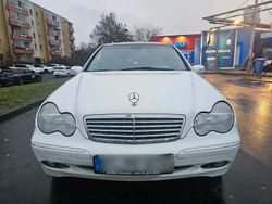 Weiß Gebraucht 2001 Mercedes E200 Limousine | 5.500 € (Etwas zu teuer)