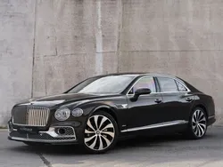 Braun Neu 2024 Bentley Flying Spur Limousine | 244.950 € (Fairer Preis)