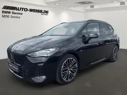 Saphirschwarz (schwarz) Gebraucht 2024 BMW 218 Active Tourer M Sport Van / Kleinbus | 31.900 € (Fairer Preis)