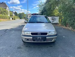 Beige Gebraucht 1997 Opel Astra Kleinwagen | 3.000 € (Teuer)