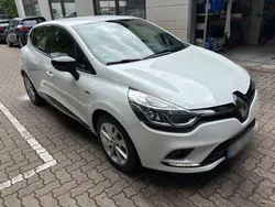Weiß Gebraucht 2017 Renault Clio IV LIMITED Kleinwagen | 7.500 € (Fairer Preis)