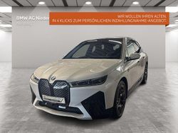 Weiß Gebraucht 2023 BMW iX Sport Line SUV | 76.590 € (Etwas zu teuer)