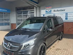 Grau Gebraucht 2022 Mercedes V300 Avantgarde Van / Kleinbus | 67.500 €