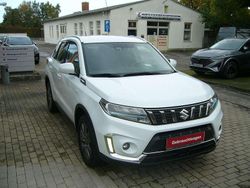 Weiß Gebraucht 2021 Suzuki Vitara Comfort SUV | 15.990 € (Fairer Preis)