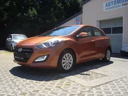 Orange Gebraucht 2015 Hyundai i30 Trend Limousine | 9.800 € (Fairer Preis)
