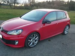 Rot Gebraucht 2011 VW Golf VI Edition Limousine | 12.000 € (Teuer)