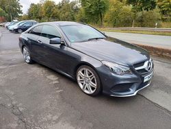 Grau Gebraucht 2013 Mercedes E400 AMG line Coupé | 15.890 € (Fairer Preis)