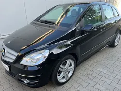 Schwarz Gebraucht 2011 Mercedes B160 Van / Kleinbus | 8.500 € (Fairer Preis)