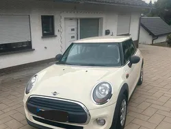 Weiß Gebraucht 2016 Mini One D Kleinwagen | 6.500 € (Guter Preis)