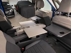 Medium blue metallic/ candywe Gebraucht 2023 VW T7 Style Van | 59.900 € (Etwas zu teuer)