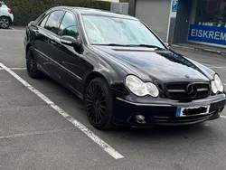 Schwarz Gebraucht 2005 Mercedes C200 Limousine | 4.800 € (Etwas zu teuer)