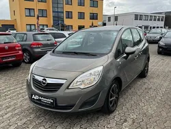 Grau Gebraucht 2011 Opel Meriva Edition Van / Kleinbus | 4.400 € (Fairer Preis)