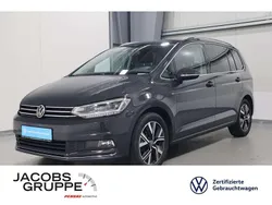 Grau Gebraucht 2023 VW Touran Highline Van / Kleinbus | 28.970 € (Fairer Preis)