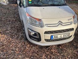 Weiß Gebraucht 2013 Citroën C3 Picasso Exclusive Van / Kleinbus | 4.800 € (Etwas zu teuer)
