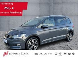 Delfingrau metallic Gebraucht 2024 VW Touran Move Van / Kleinbus | 32.490 € (Guter Preis)