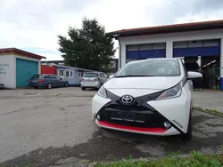 Solid white Gebraucht 2014 Toyota Aygo X-play Kleinwagen | 7.900 € (Fairer Preis)
