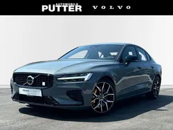 Grau Gebraucht 2024 Volvo S60 Limousine | 49.490 €