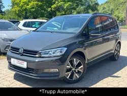 Grau Gebraucht 2021 VW Touran Highline Van / Kleinbus | 27.500 € (Fairer Preis)