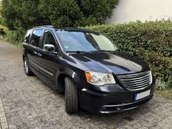Grau Gebraucht 2014 Chrysler Grand Voyager Van / Kleinbus | 11.800 € (Guter Preis)