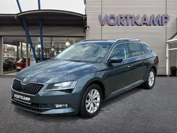 Quarzgrau (metallic) Gebraucht 2017 Skoda Superb Style Kombi | 14.900 € (Guter Preis)