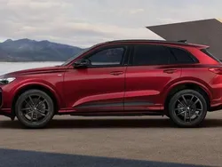 Grenadinerot metallic Neu 2025 Audi Q5 S-Line SUV | 63.917 € (Superpreis)