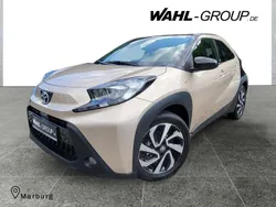 Beige Gebraucht 2024 Toyota Aygo Team Kleinwagen | 15.890 € (Fairer Preis)