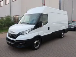 Weiß Gebraucht 2021 Iveco Daily Limousine | 13.300 € (Teuer)
