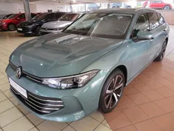 Grün Gebraucht 2024 VW Passat Business Kombi | 36.645 € (Teuer)