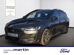 Magnetic grau Gebraucht 2023 Ford Focus ST-Line X Limousine | 22.880 € (Fairer Preis)