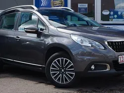 Lackierung platiniumgrau/meta Gebraucht 2017 Peugeot 2008 Active SUV | 8.490 € (Guter Preis)