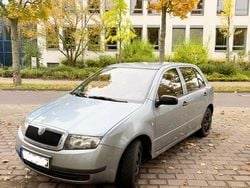 Grau Gebraucht 2003 Skoda Fabia Kleinwagen | 1.000 € (Guter Preis)