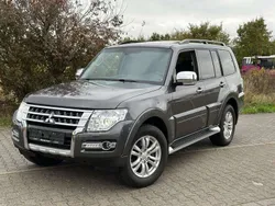 Mineralgrau (m) Gebraucht 2018 Mitsubishi Pajero Top SUV | 34.800 € (Etwas zu teuer)