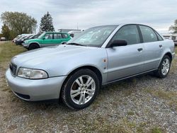 Blau Gebraucht 1995 Audi A4 Limousine | 300 €