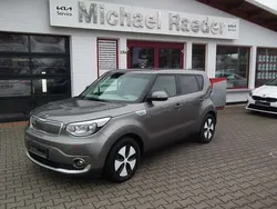 Grau Gebraucht 2016 Kia Soul EV SUV | 15.990 €
