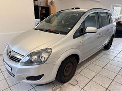 Silber Gebraucht 2012 Opel Zafira Family Van / Kleinbus | 3.999 € (Fairer Preis)